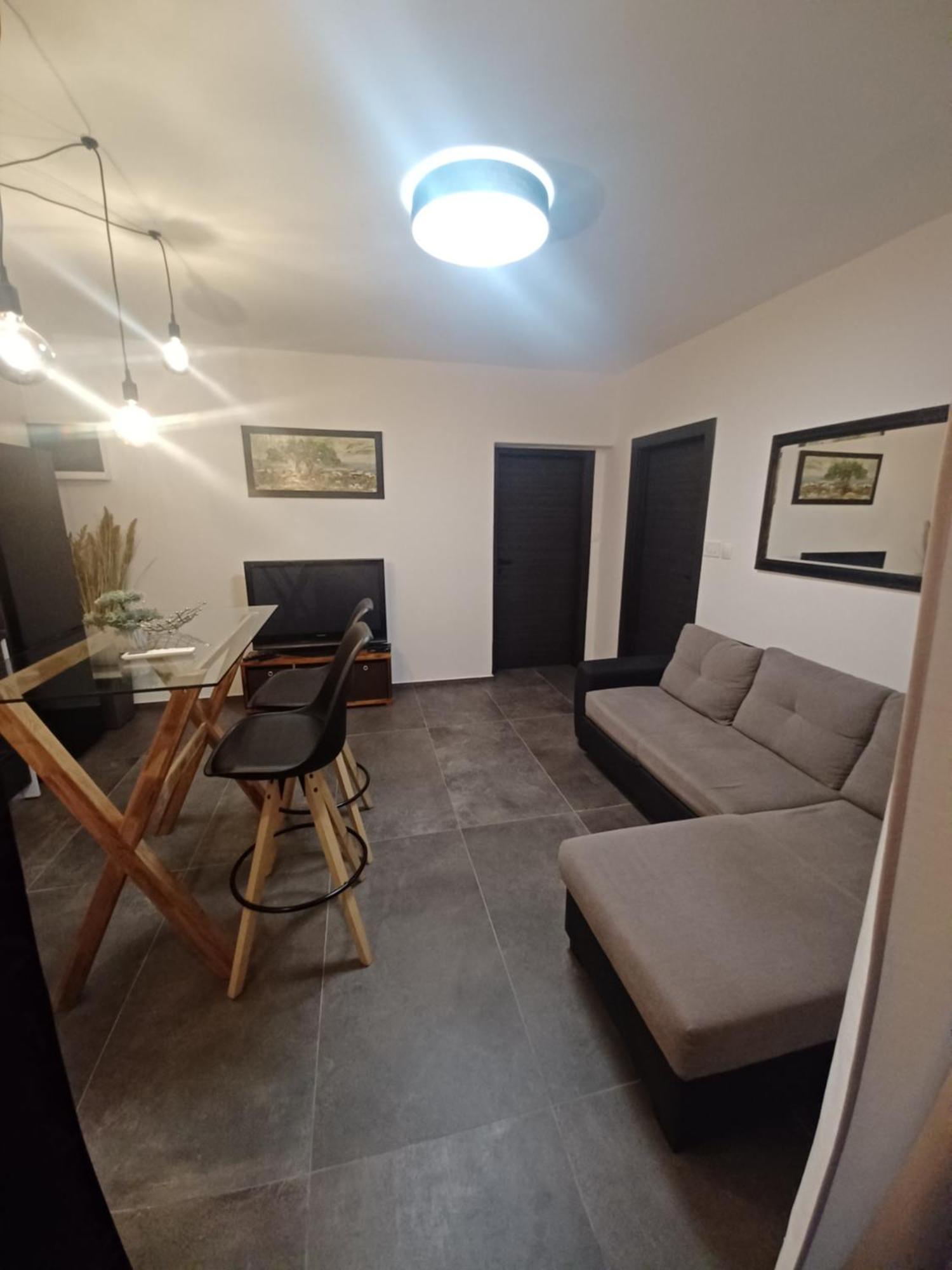 Dean Apartment *